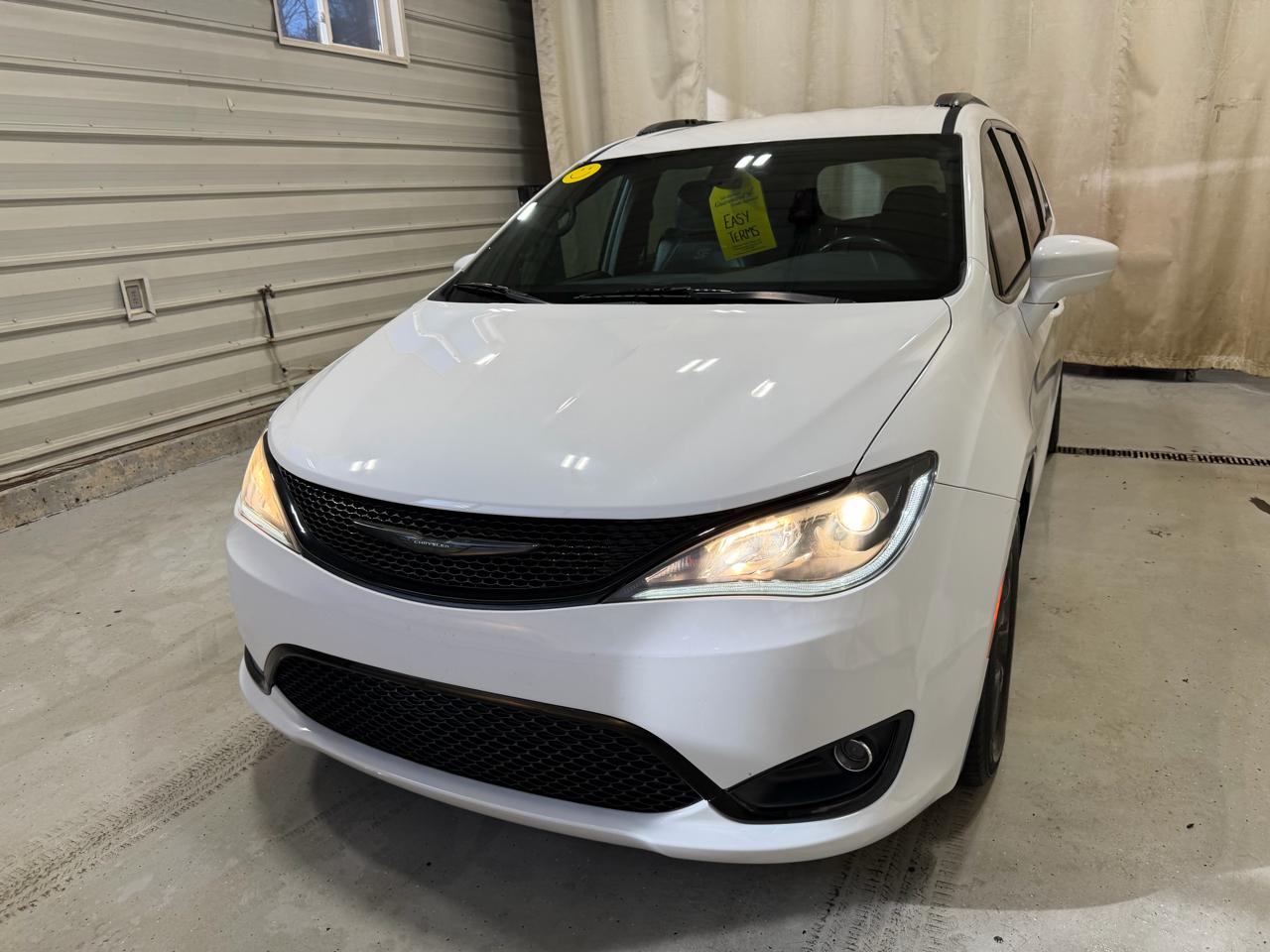 Chrysler Pacifica Touring L FWD 2019