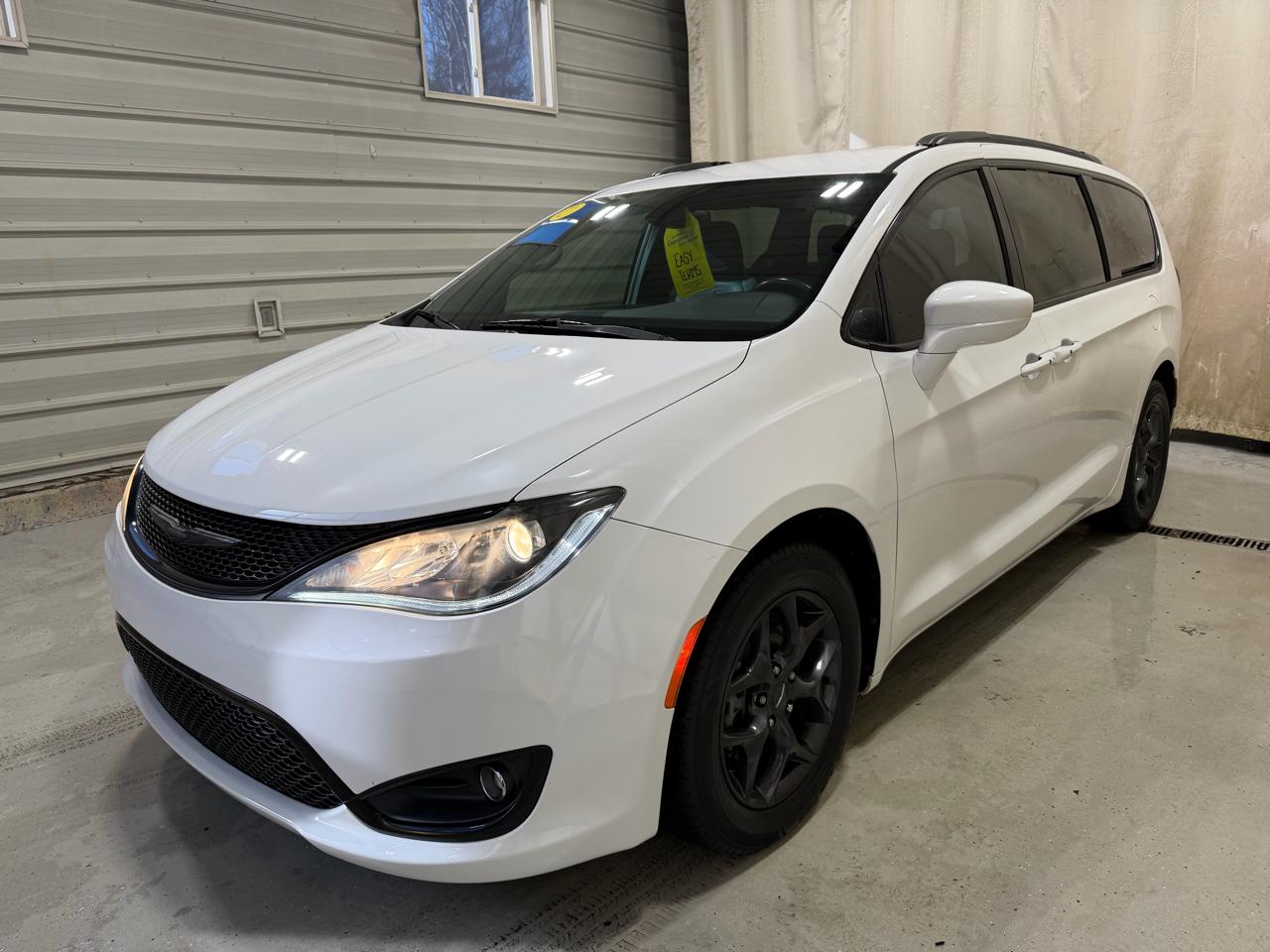 Chrysler Pacifica Touring L FWD 2019