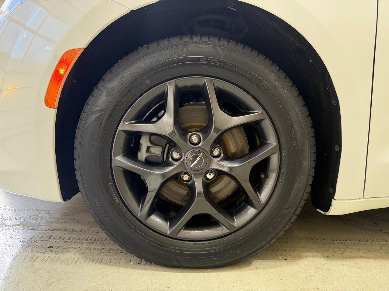 Chrysler Pacifica Touring L FWD 2019