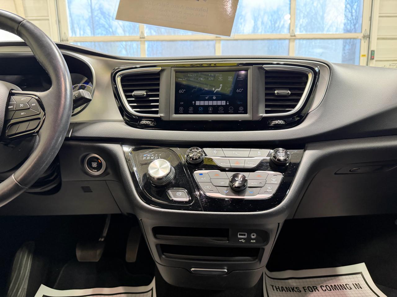 Chrysler Pacifica Touring L FWD 2019