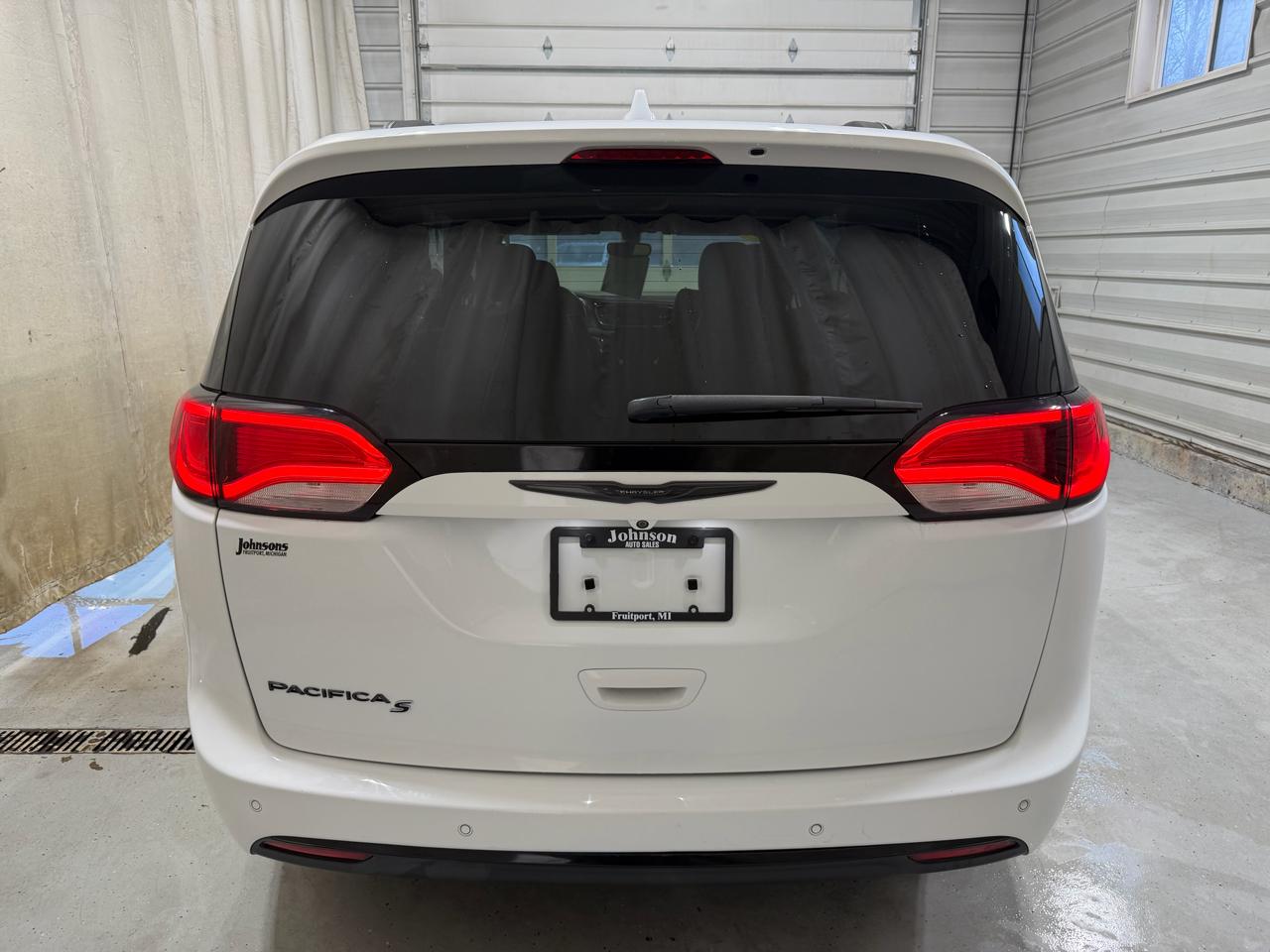 Chrysler Pacifica Touring L FWD 2019