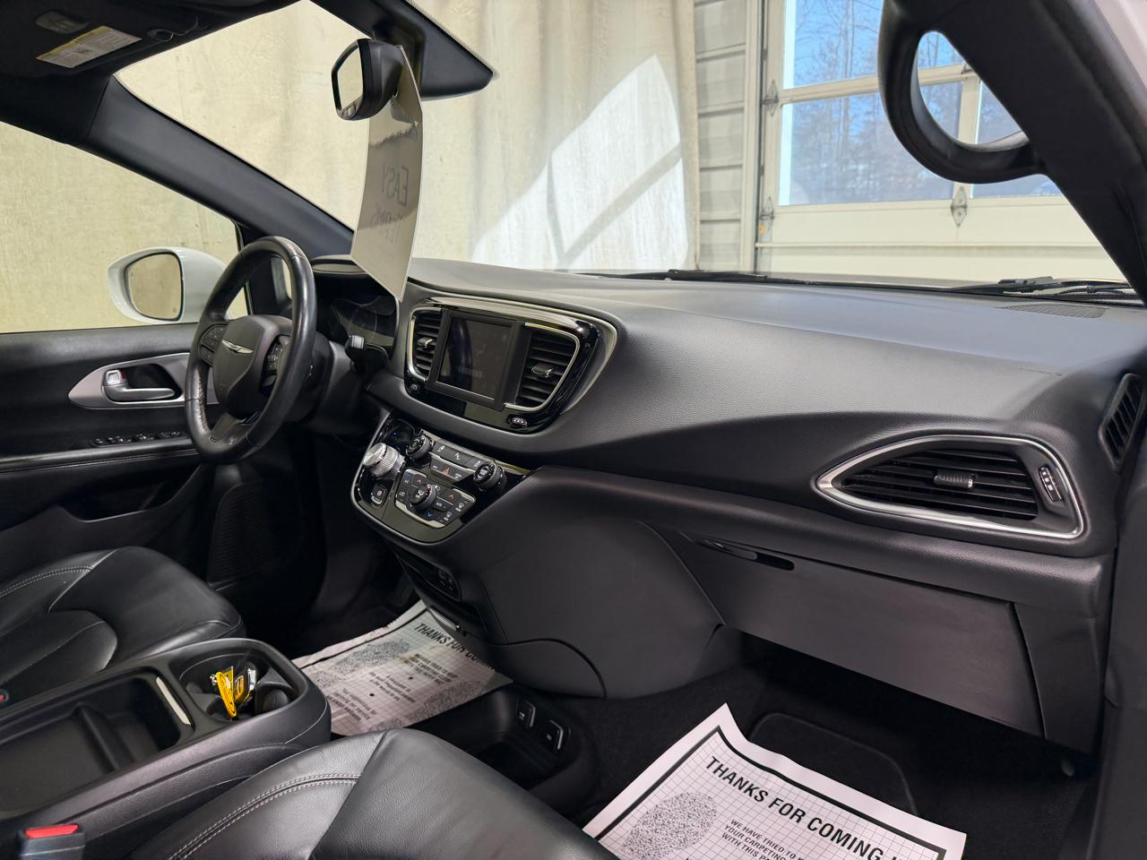 Chrysler Pacifica Touring L FWD 2019