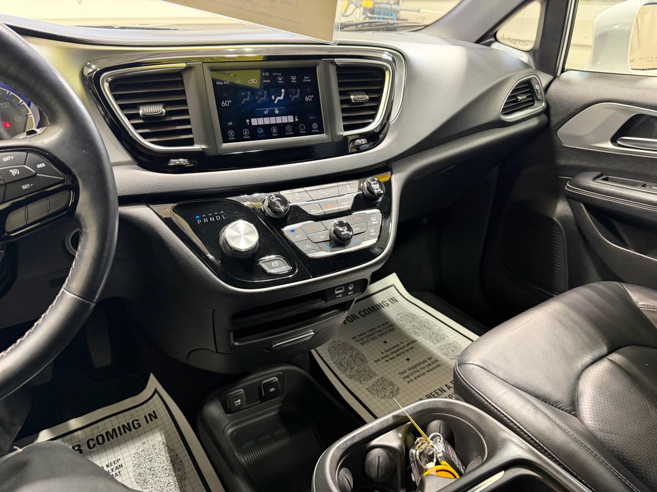 Chrysler Pacifica Touring L FWD 2019