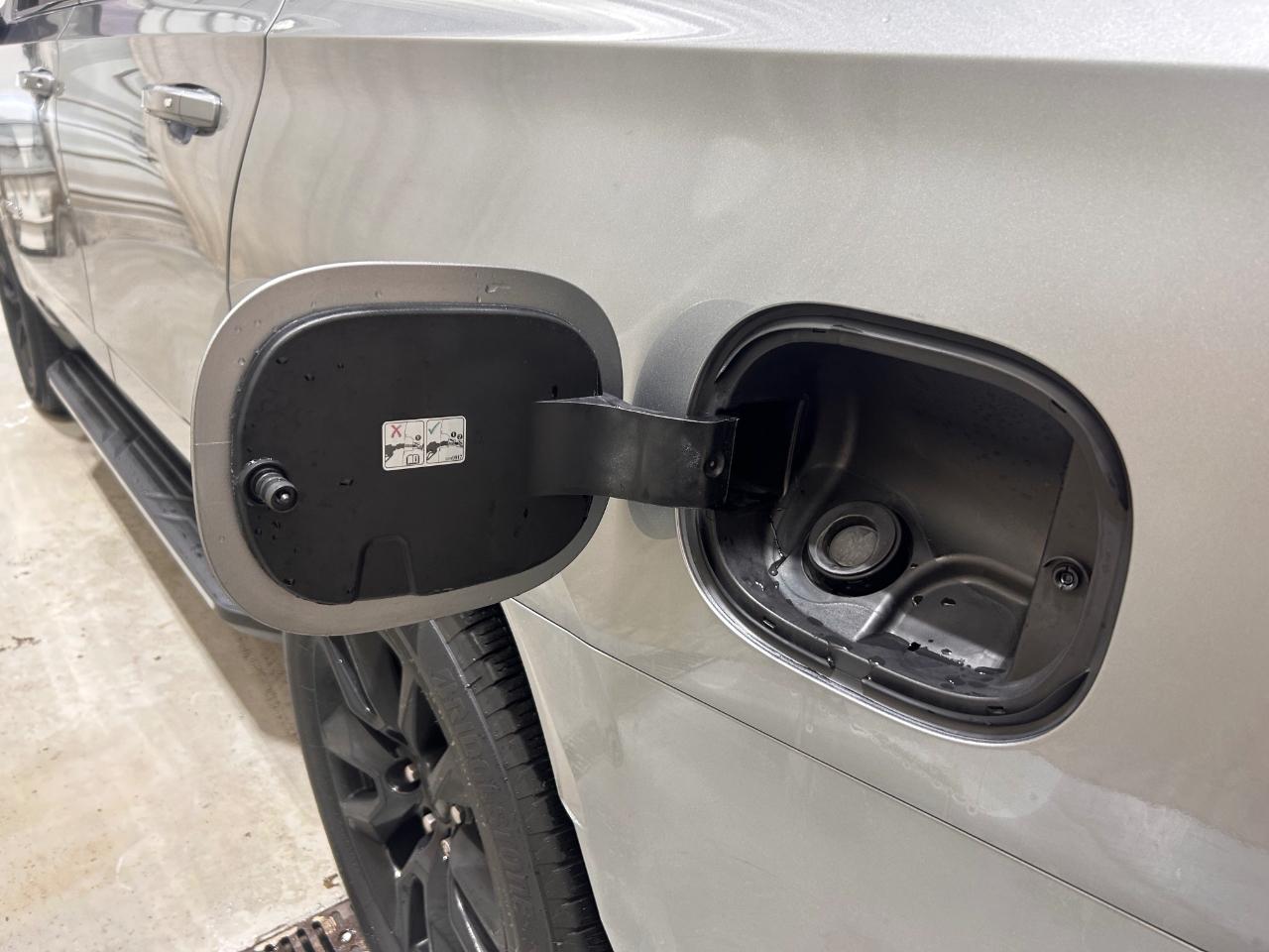 Chevrolet Tahoe 4WD 4dr LS 2023