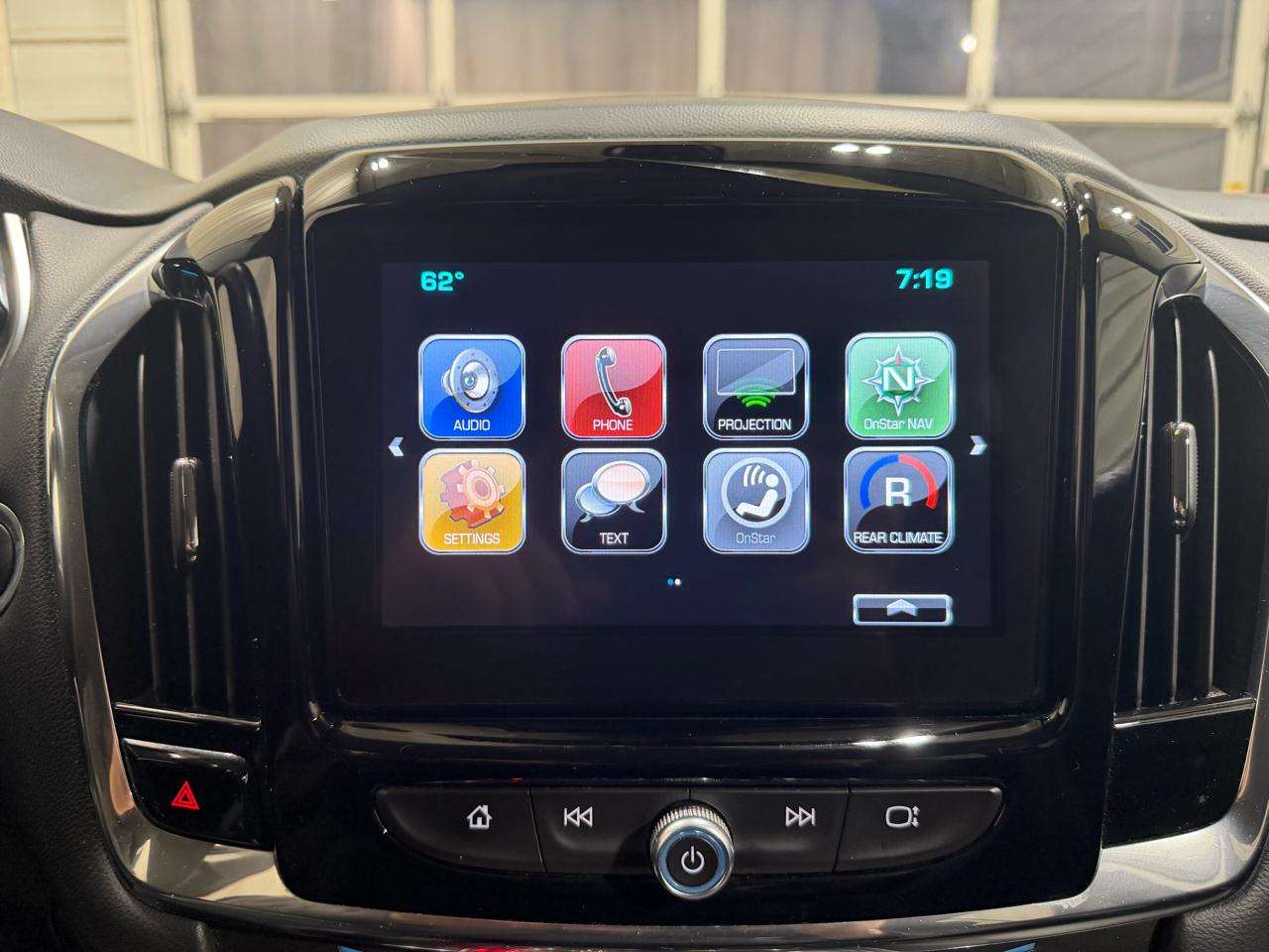 Chevrolet Traverse AWD 4dr LT Cloth w/1LT 2018