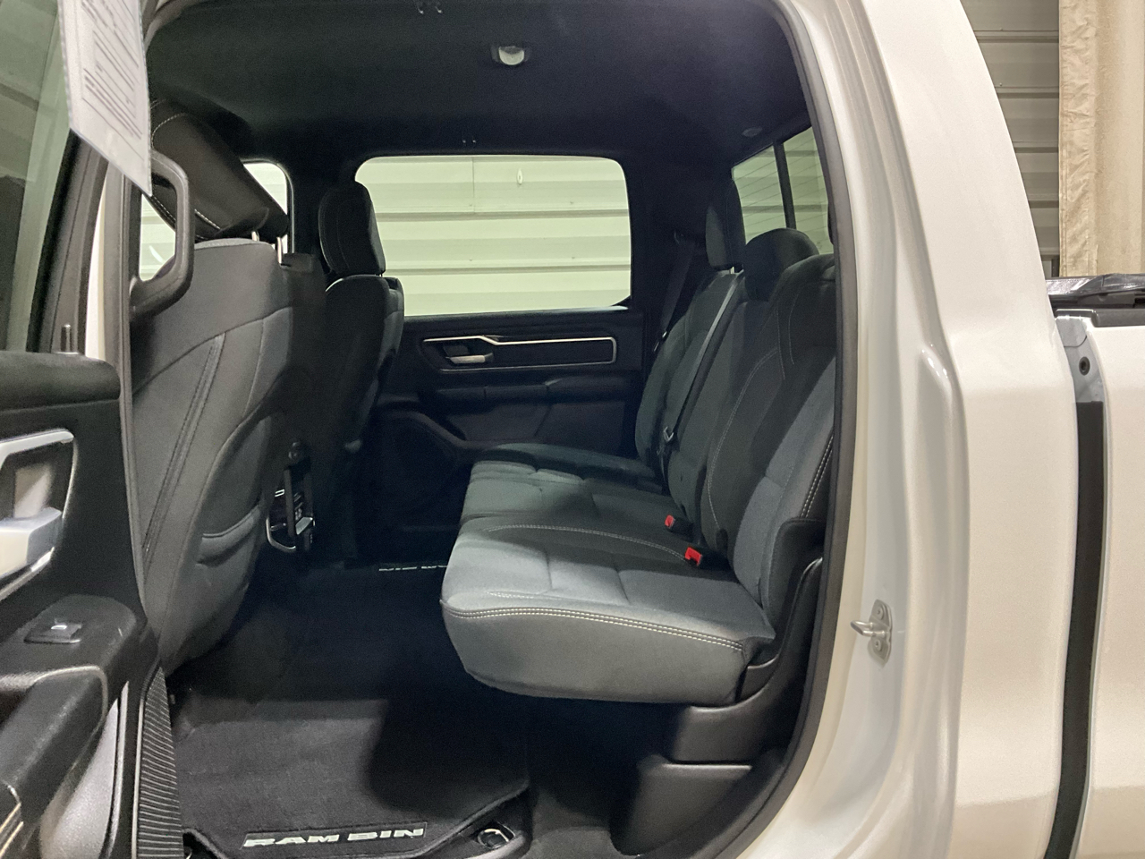 RAM 1500 Big Horn 4x4 Crew Cab 6'4" Box 2022