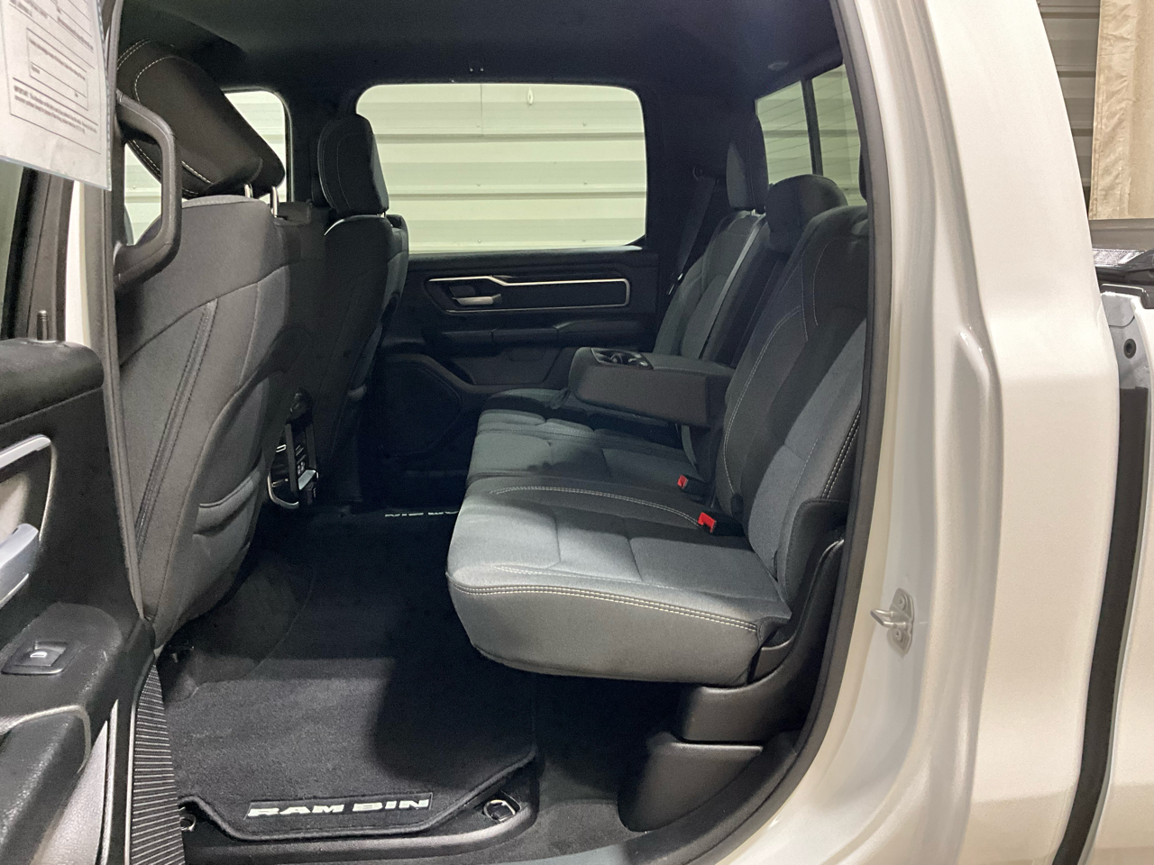 RAM 1500 Big Horn 4x4 Crew Cab 6'4" Box 2022