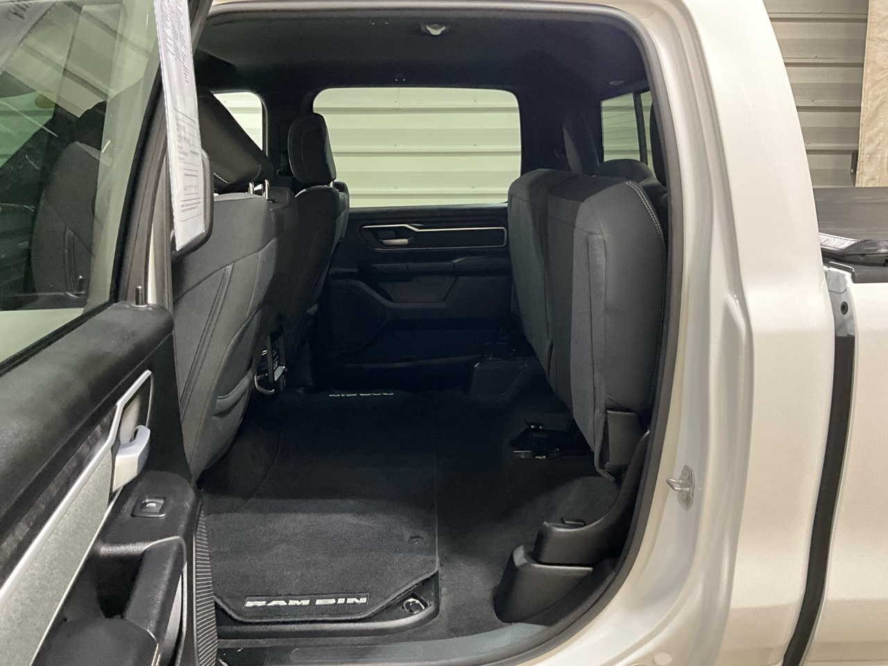 RAM 1500 Big Horn 4x4 Crew Cab 6'4" Box 2022