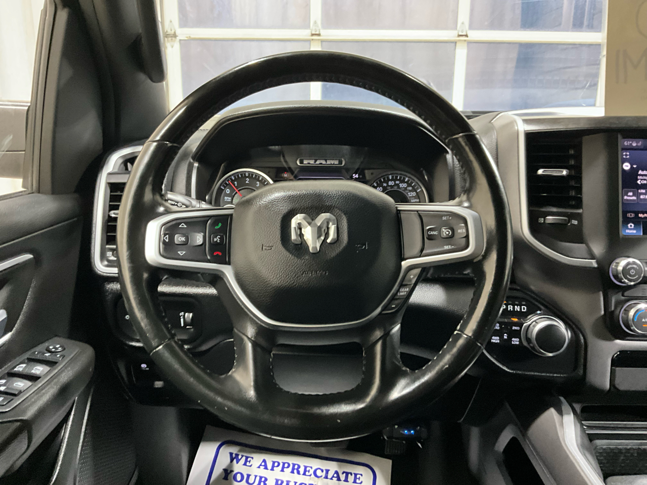 RAM 1500 Big Horn 4x4 Crew Cab 6'4" Box 2022