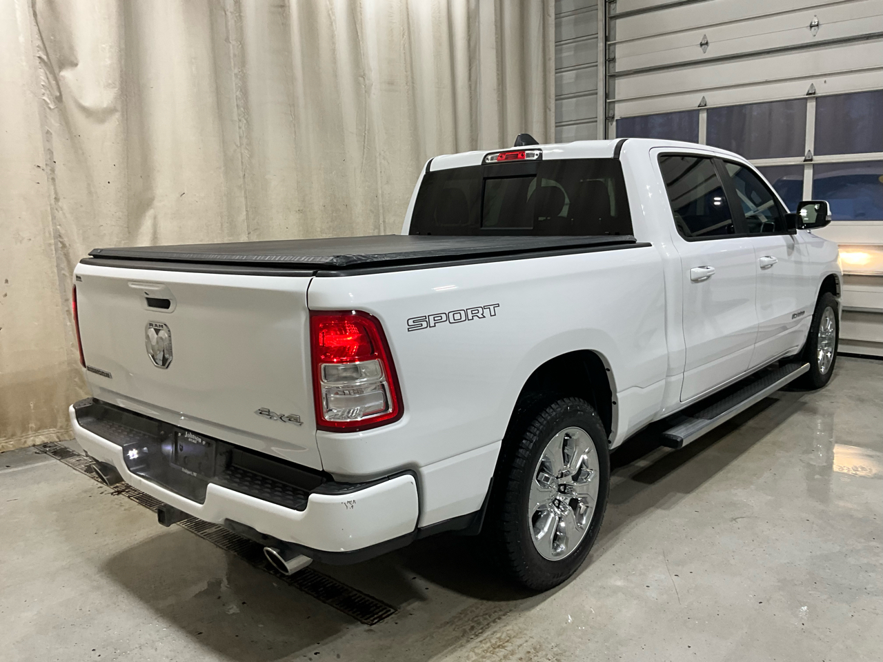 RAM 1500 Big Horn 4x4 Crew Cab 6'4" Box 2022