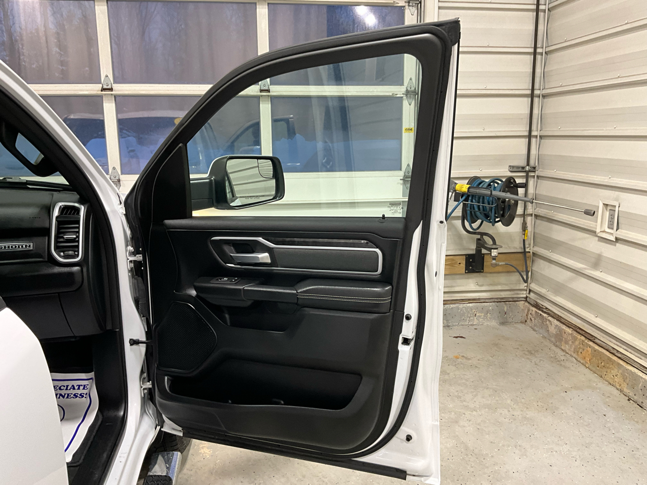 RAM 1500 Big Horn 4x4 Crew Cab 6'4" Box 2022