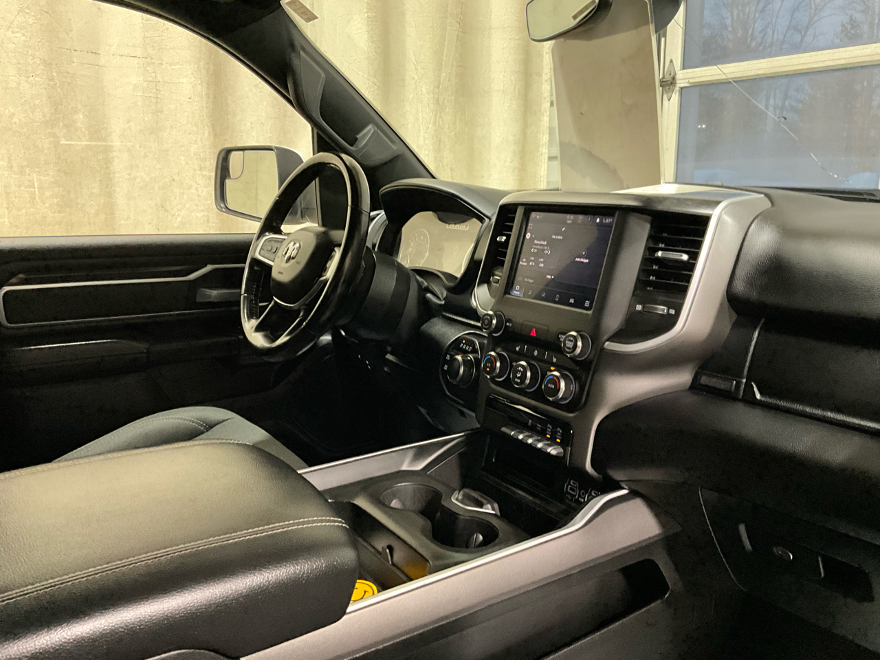 RAM 1500 Big Horn 4x4 Crew Cab 6'4" Box 2022