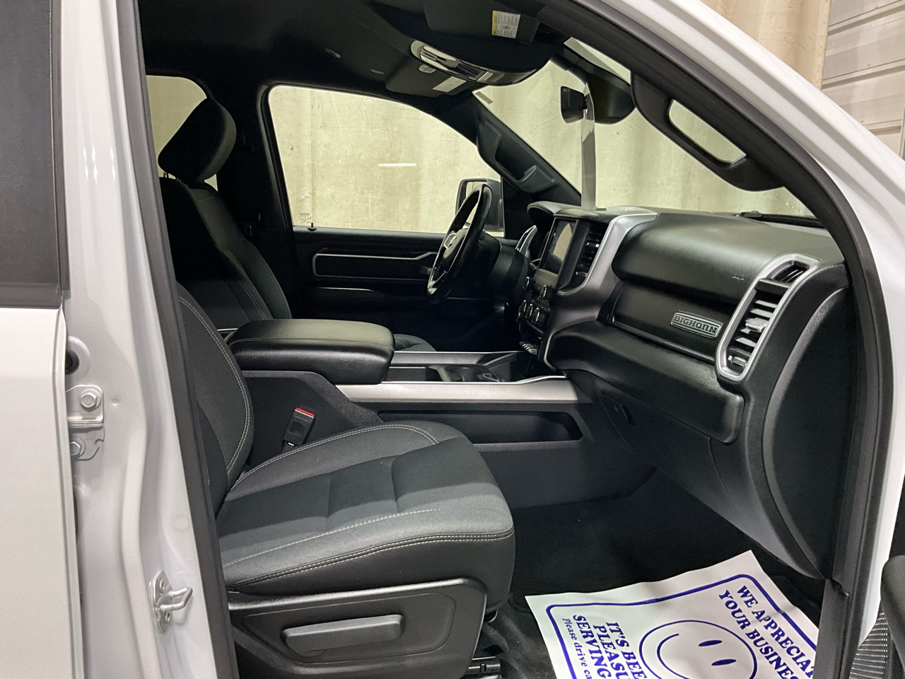 RAM 1500 Big Horn 4x4 Crew Cab 6'4" Box 2022