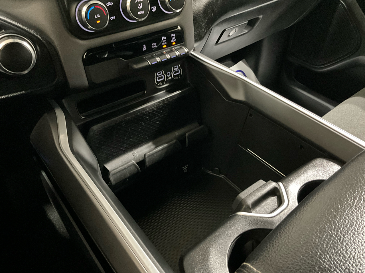 RAM 1500 Big Horn 4x4 Crew Cab 6'4" Box 2022