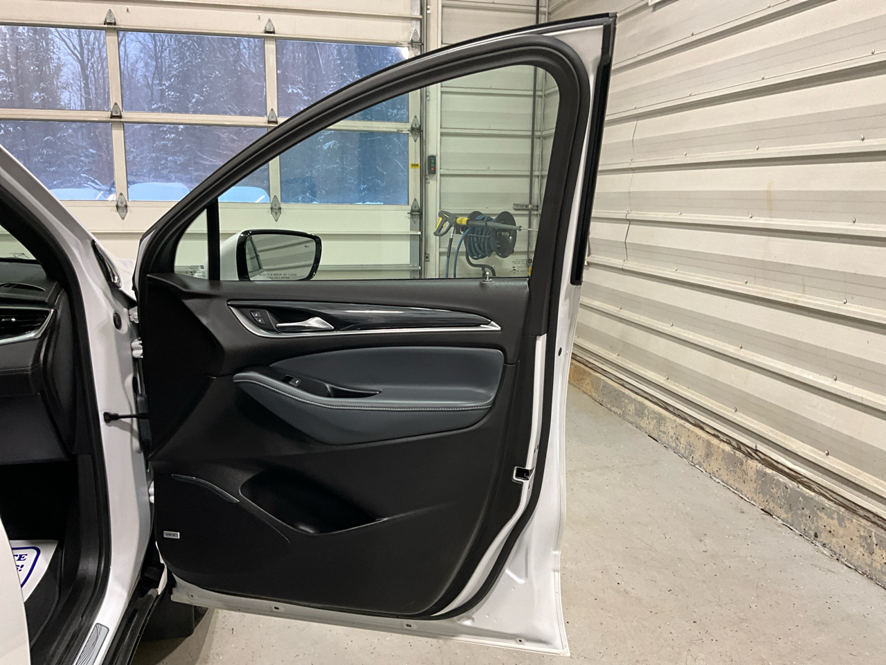 Buick Enclave AWD 4dr Essence 2023