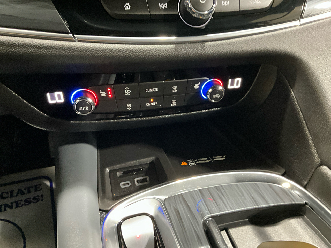 Buick Enclave AWD 4dr Essence 2023