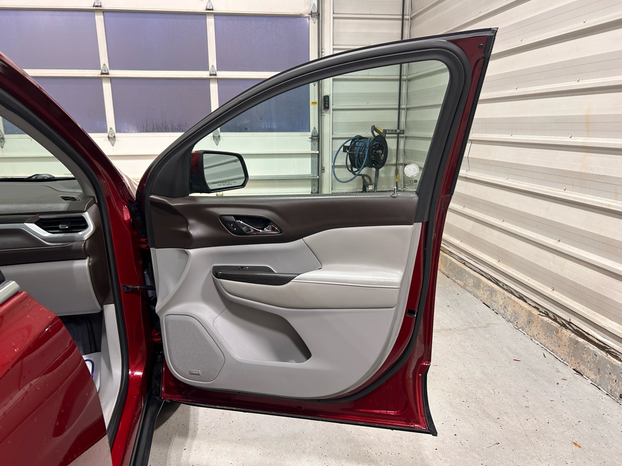 GMC Acadia FWD 4dr SLT w/SLT-1 2017