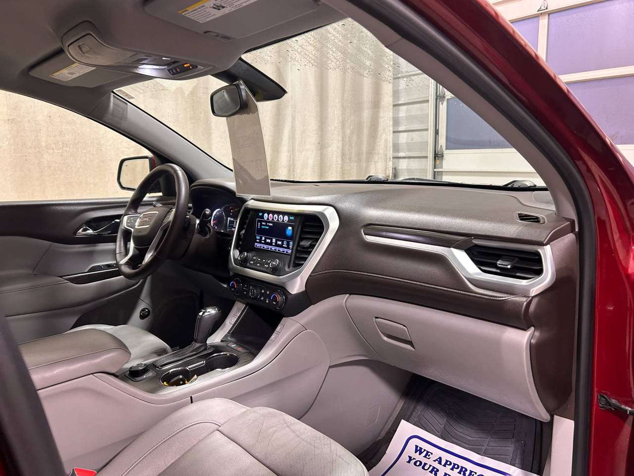 GMC Acadia FWD 4dr SLT w/SLT-1 2017