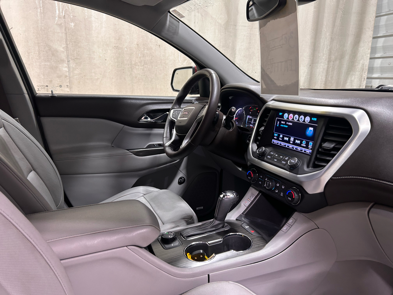 GMC Acadia FWD 4dr SLT w/SLT-1 2017