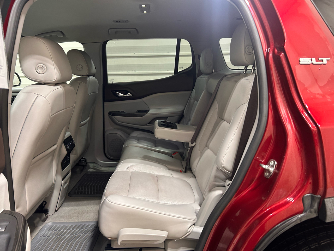 GMC Acadia FWD 4dr SLT w/SLT-1 2017