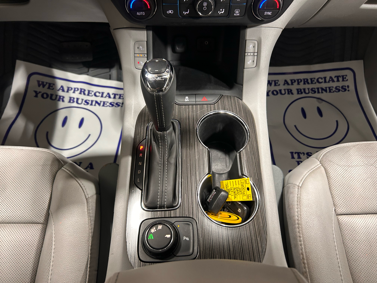 GMC Acadia FWD 4dr SLT w/SLT-1 2017