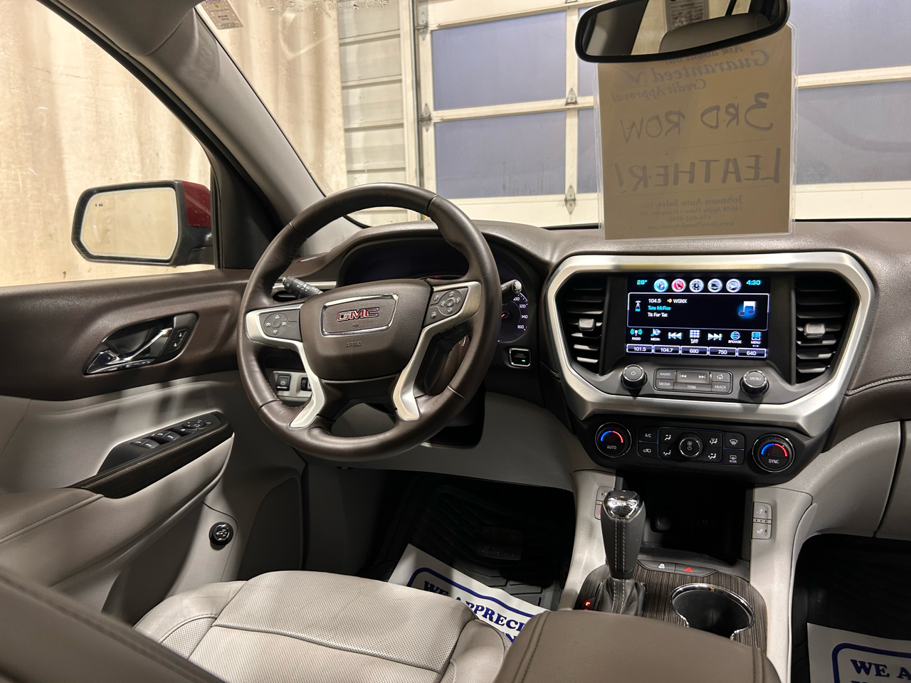 GMC Acadia FWD 4dr SLT w/SLT-1 2017