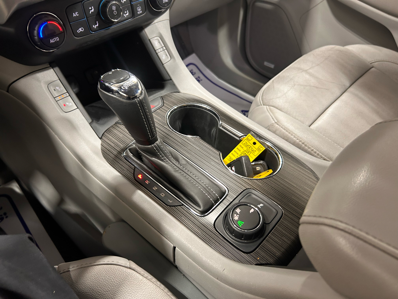 GMC Acadia FWD 4dr SLT w/SLT-1 2017