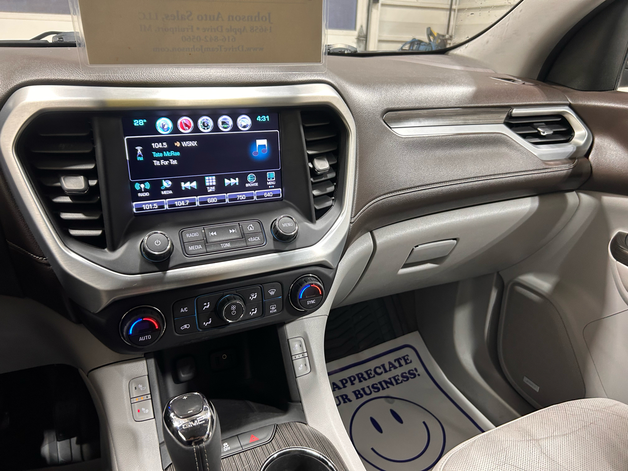 GMC Acadia FWD 4dr SLT w/SLT-1 2017