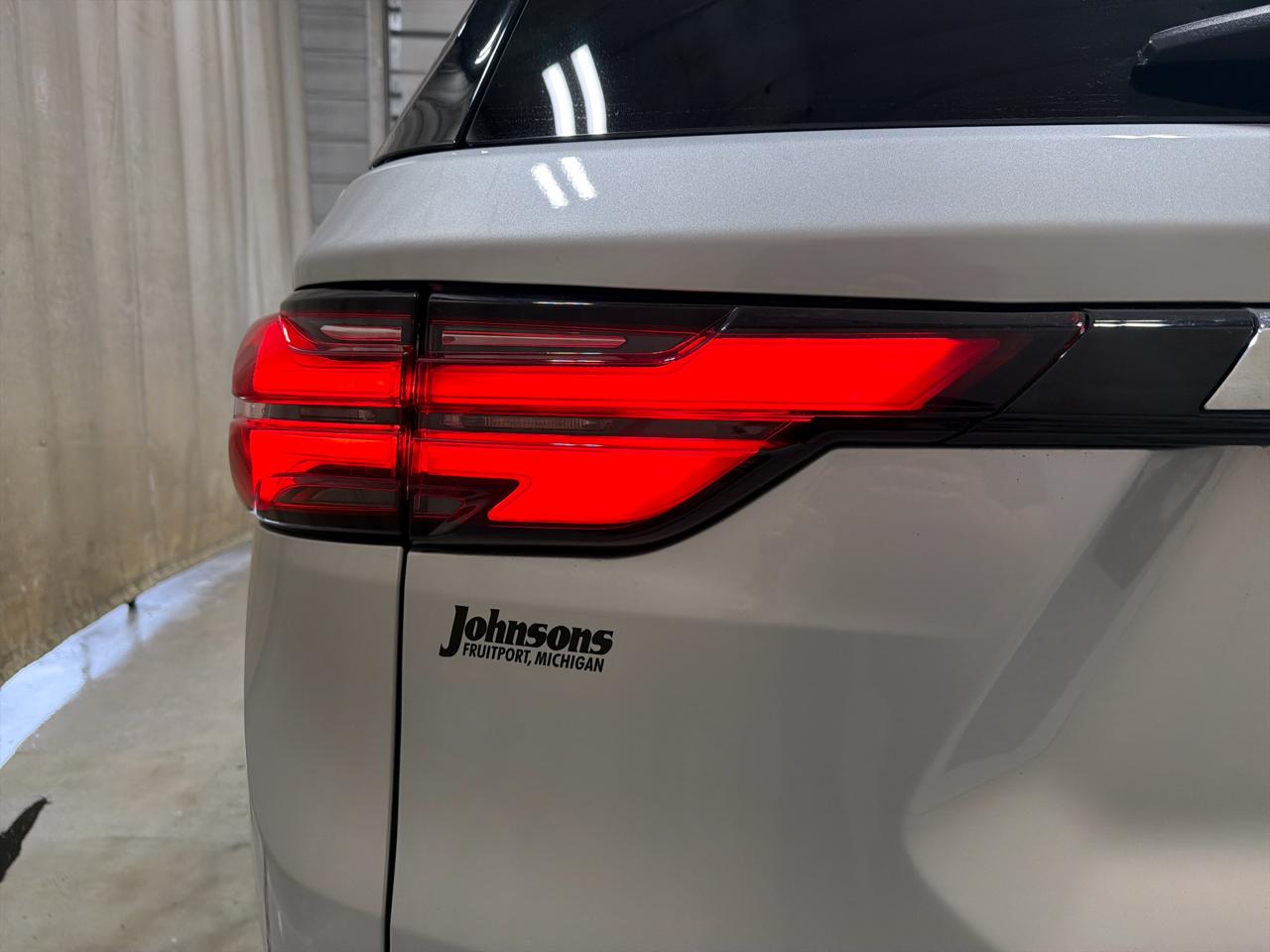 Chevrolet Traverse FWD 4dr LT Leather 2022