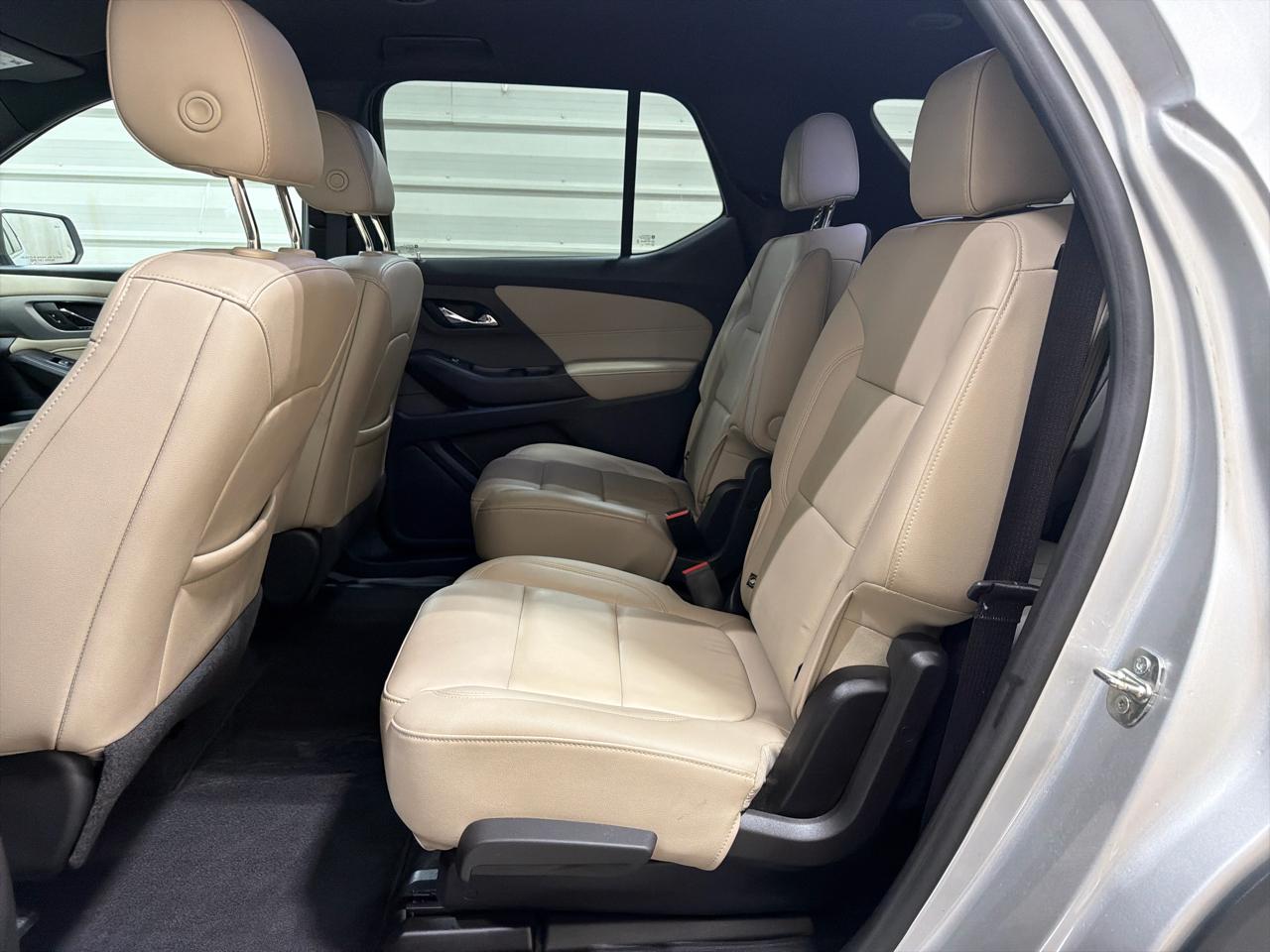 Chevrolet Traverse FWD 4dr LT Leather 2022