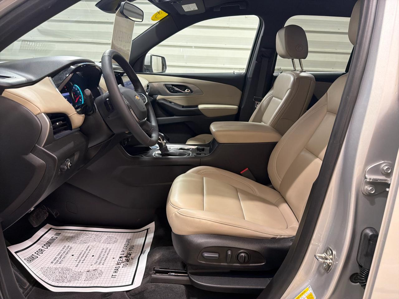 Chevrolet Traverse FWD 4dr LT Leather 2022