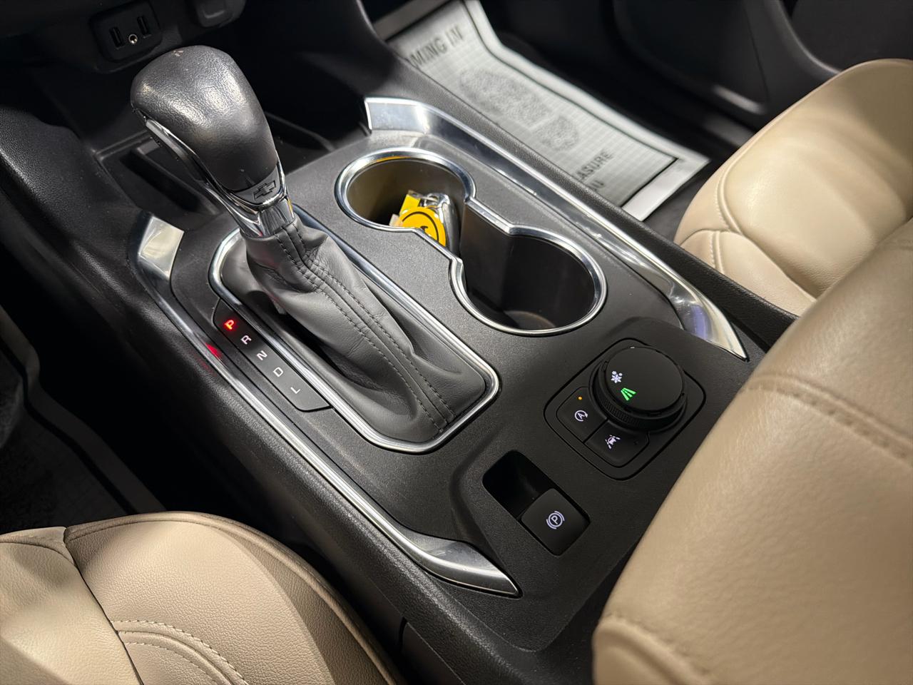 Chevrolet Traverse FWD 4dr LT Leather 2022