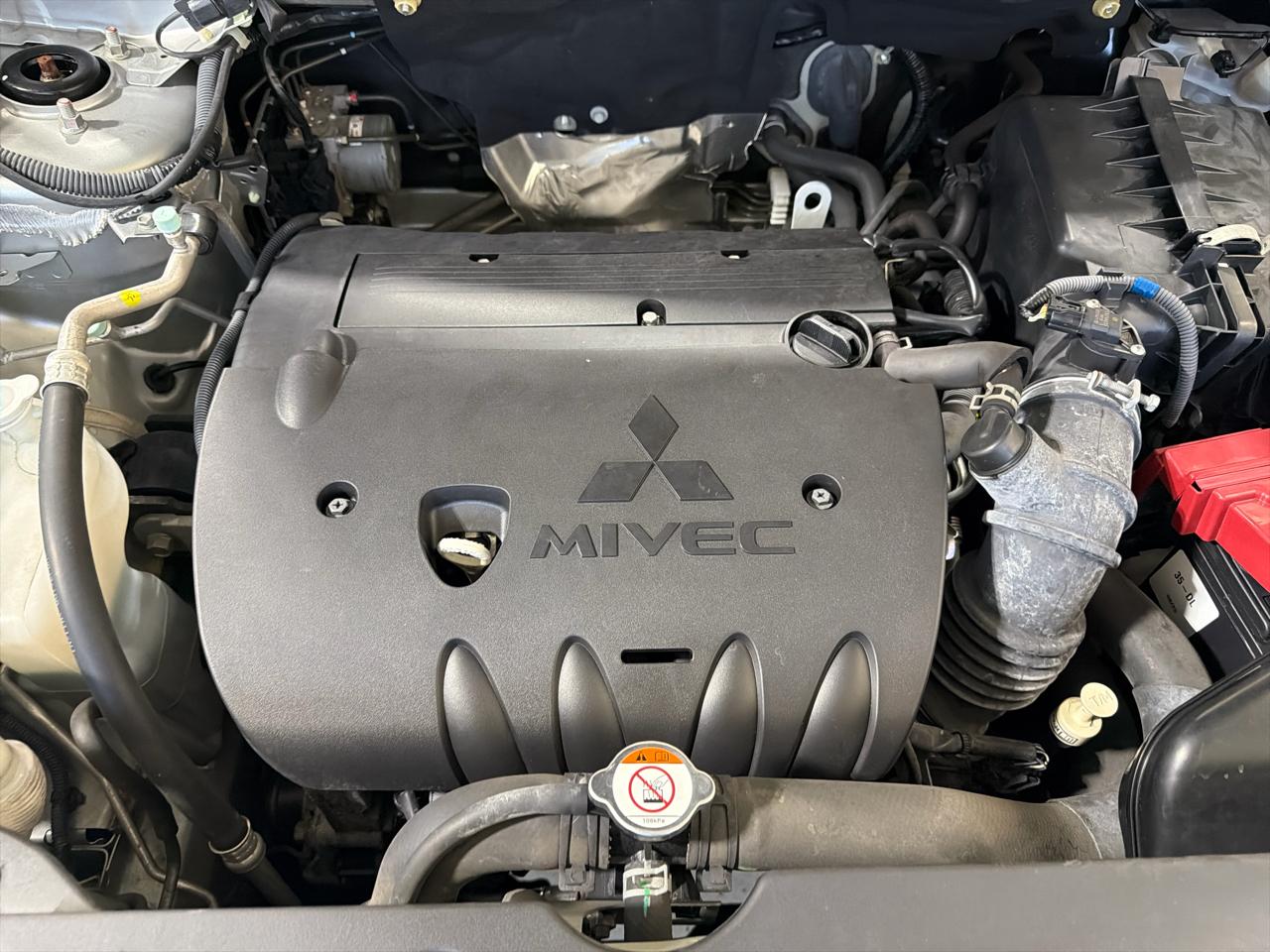 Mitsubishi Outlander Sport ES 2.0 CVT 2018