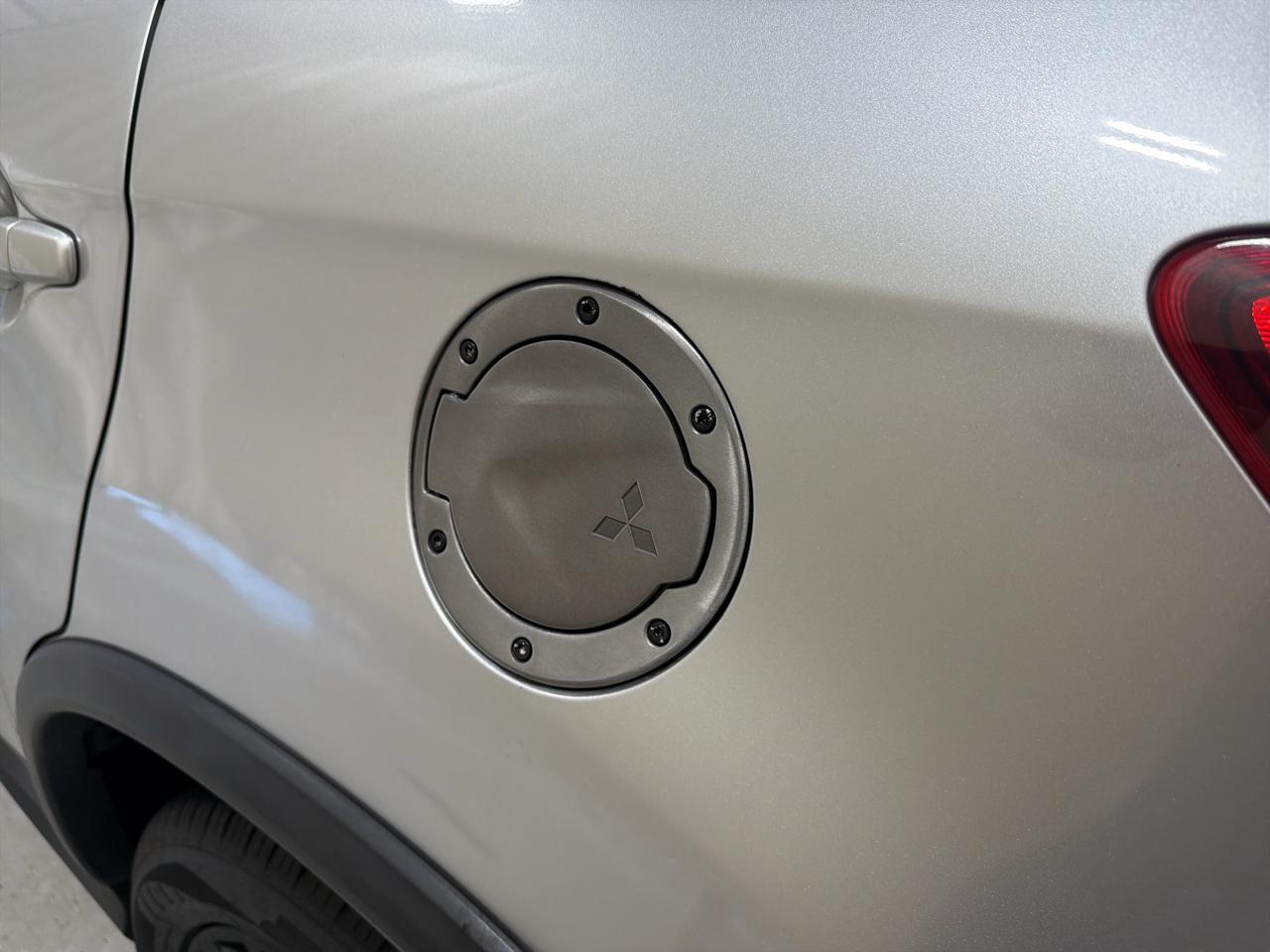 Mitsubishi Outlander Sport ES 2.0 CVT 2018