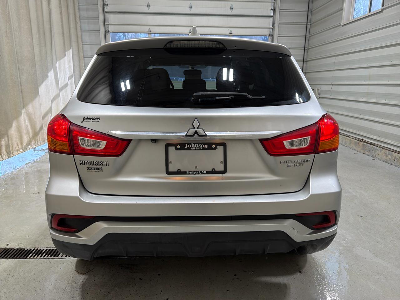 Mitsubishi Outlander Sport ES 2.0 CVT 2018