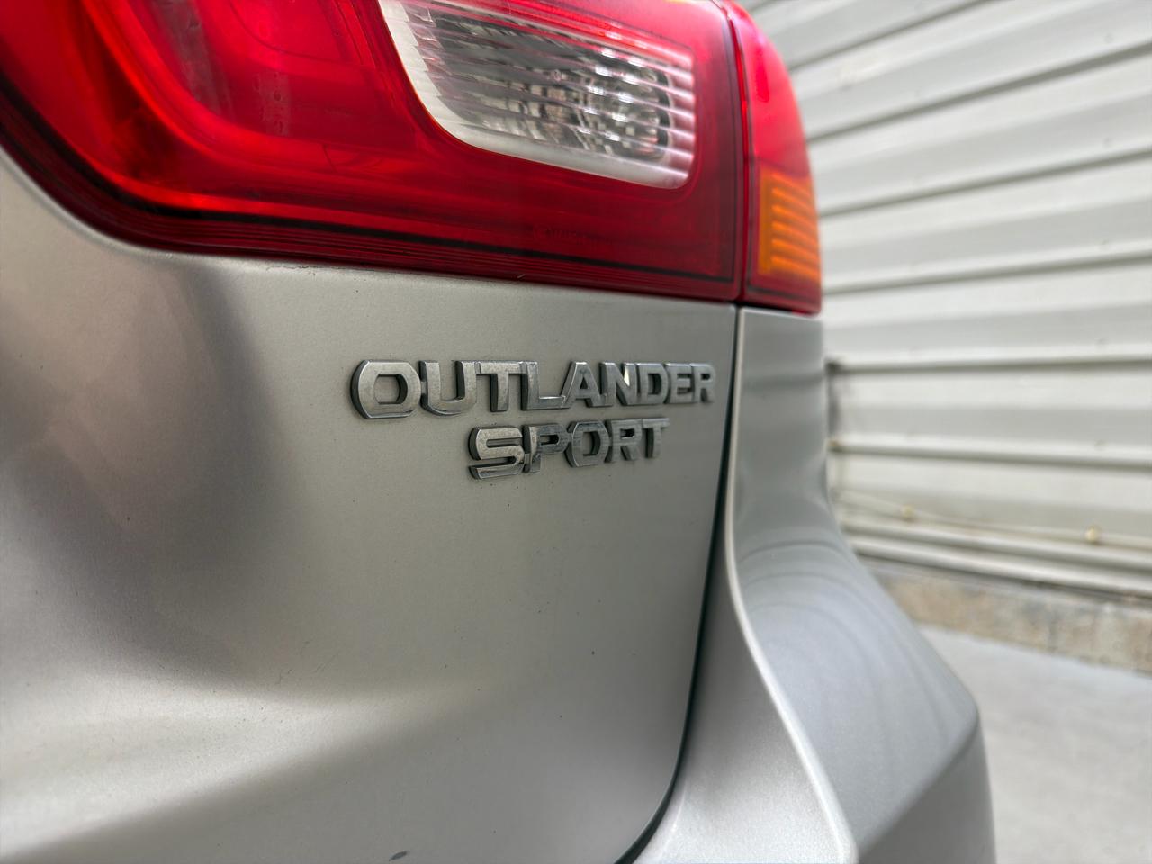 Mitsubishi Outlander Sport ES 2.0 CVT 2018