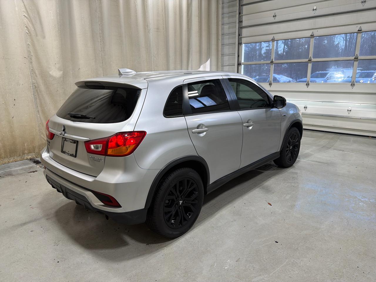 Mitsubishi Outlander Sport ES 2.0 CVT 2018