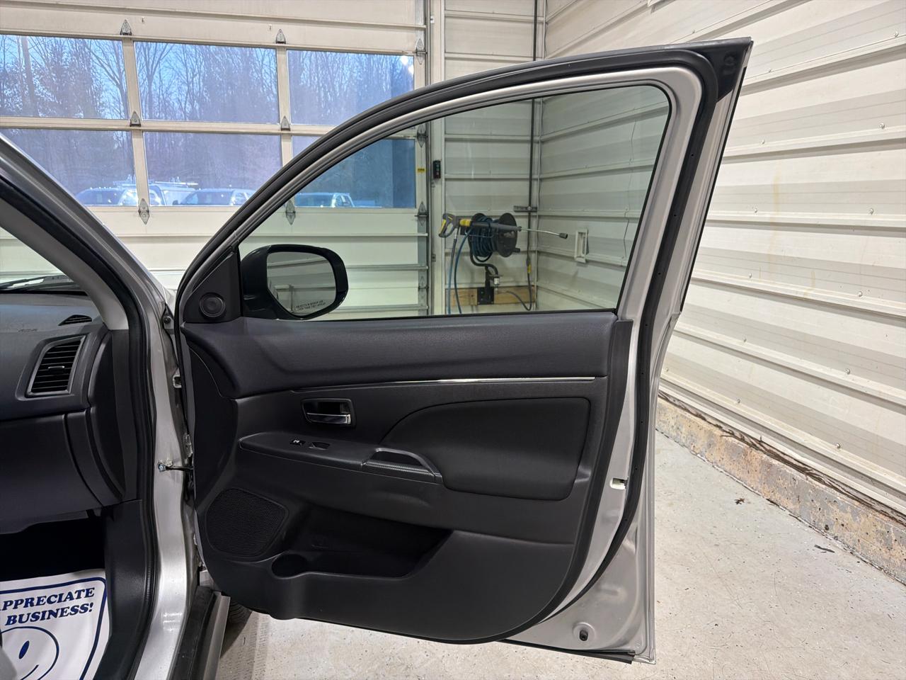 Mitsubishi Outlander Sport ES 2.0 CVT 2018