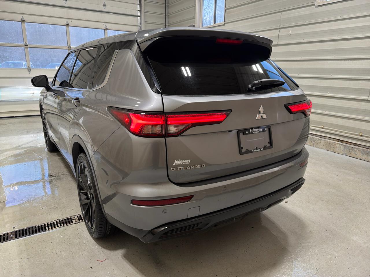 Mitsubishi Outlander SE FWD *Ltd Avail* 2022