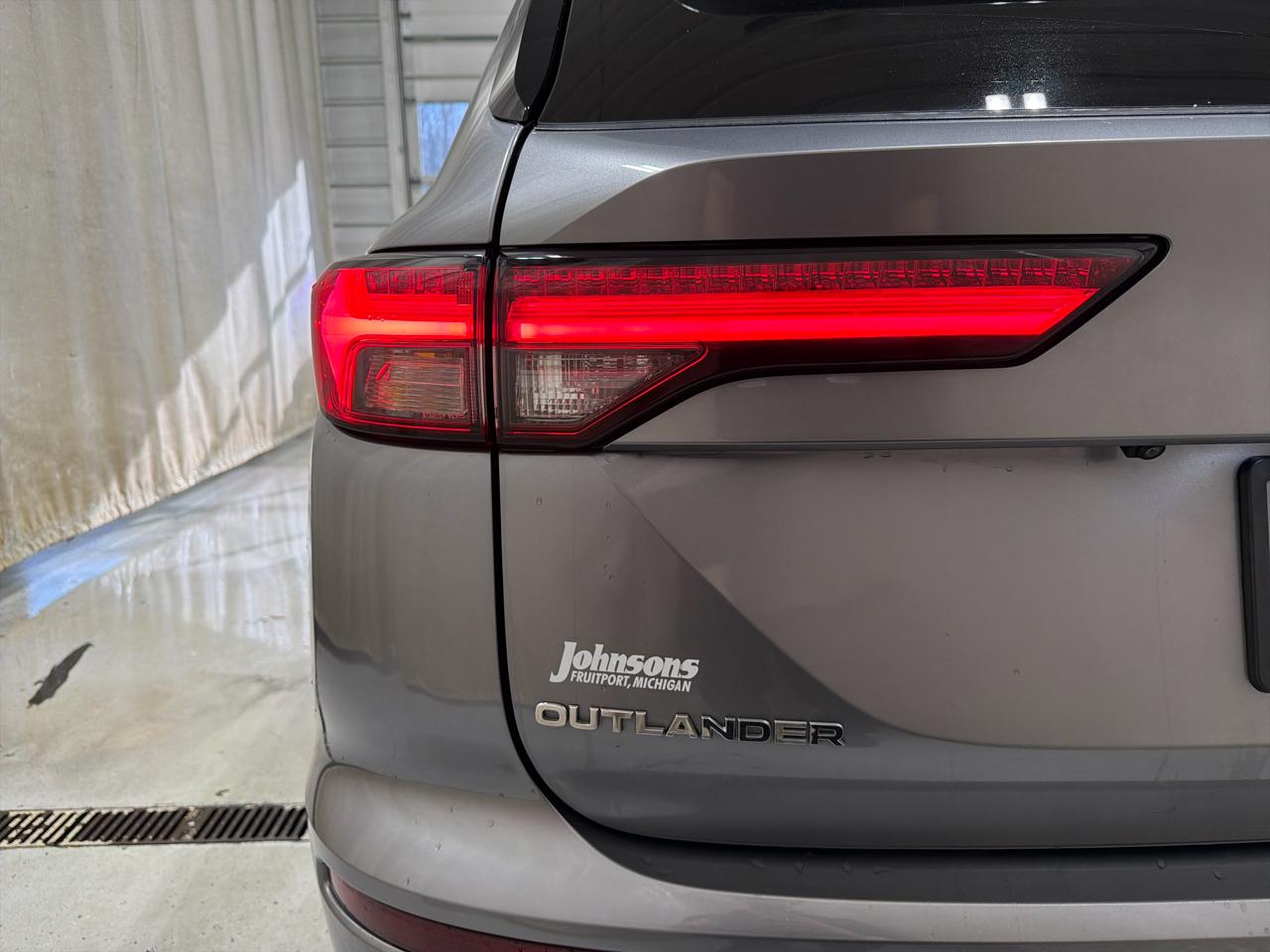 Mitsubishi Outlander SE FWD *Ltd Avail* 2022