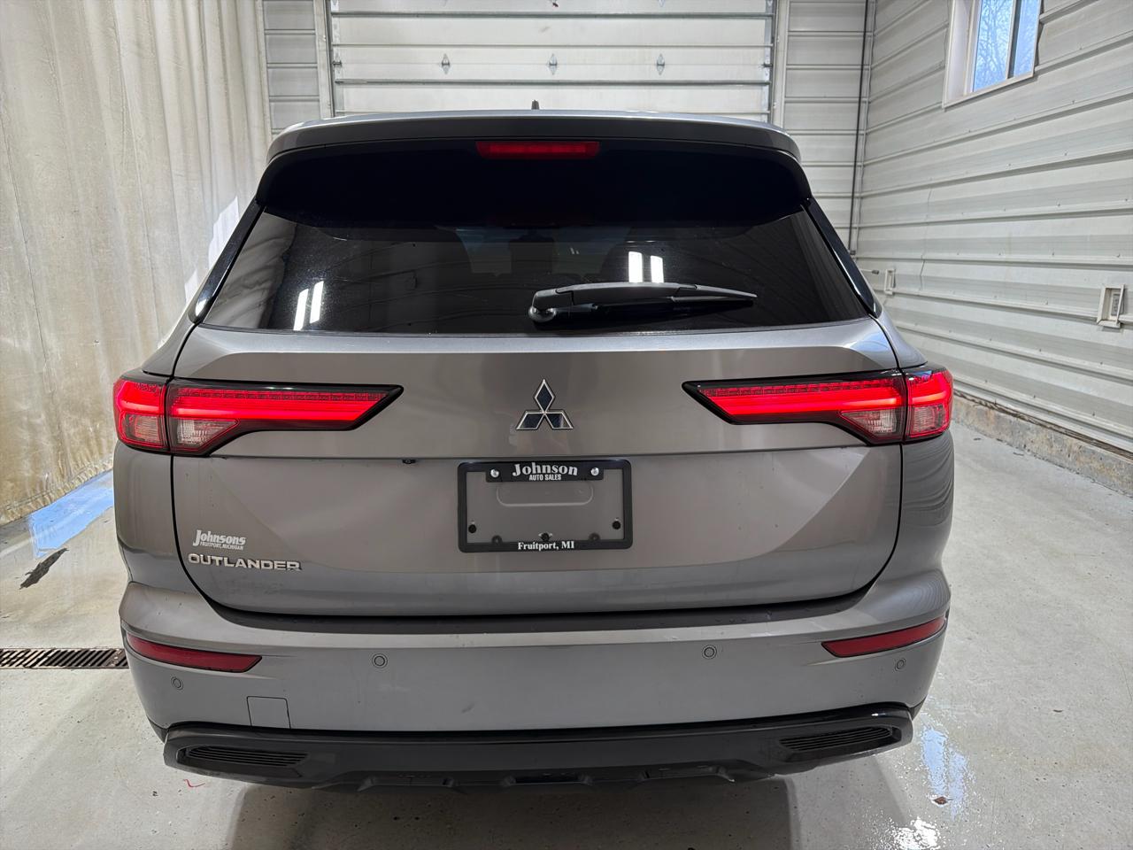 Mitsubishi Outlander SE FWD *Ltd Avail* 2022