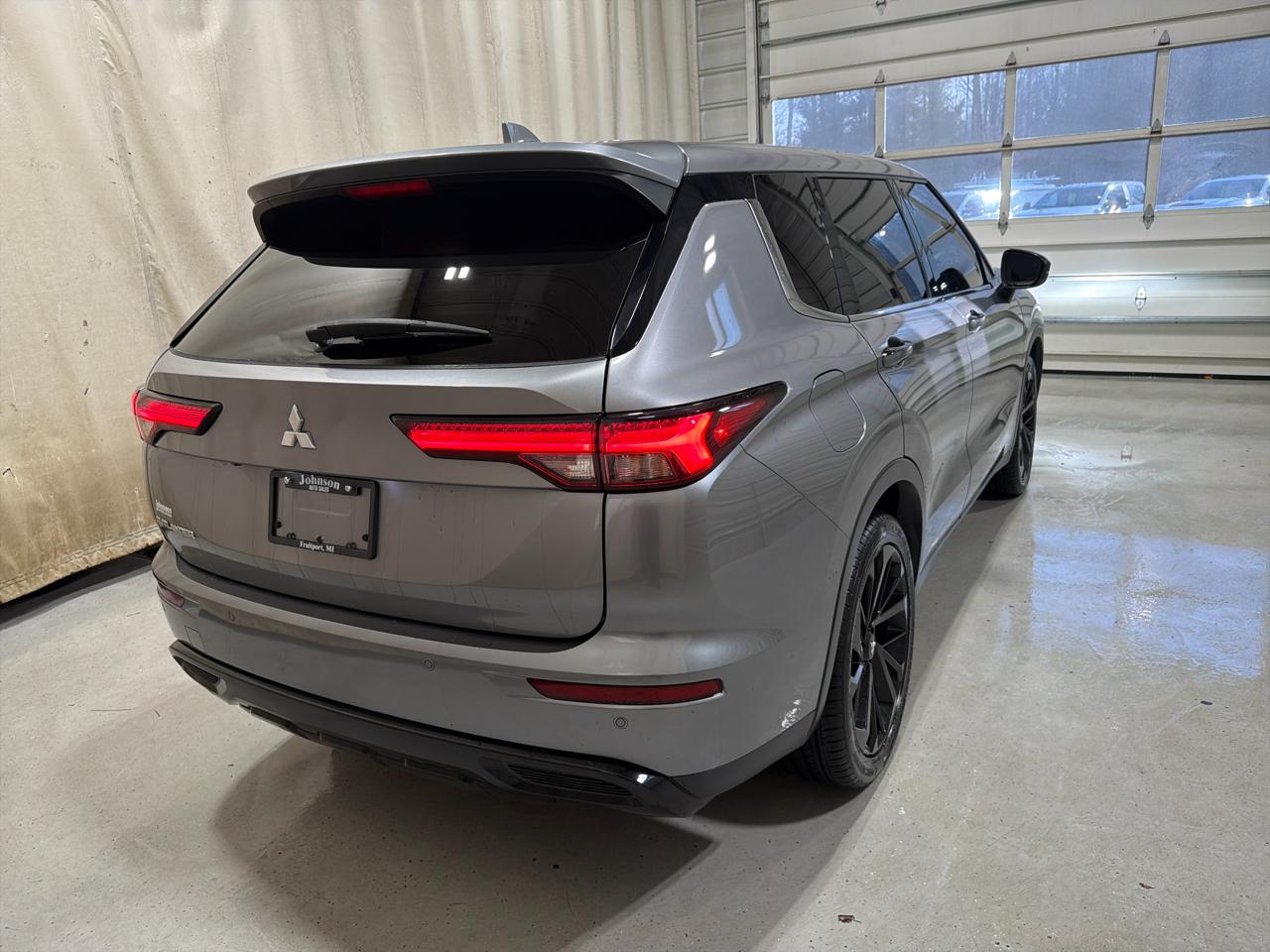 Mitsubishi Outlander SE FWD *Ltd Avail* 2022