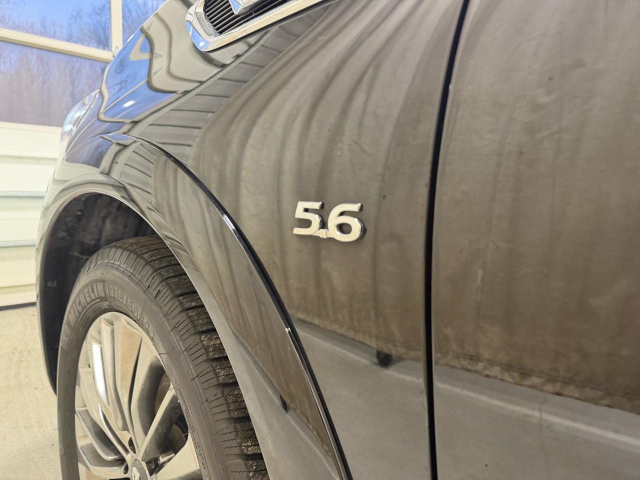 Infiniti QX80 LUXE AWD 2019