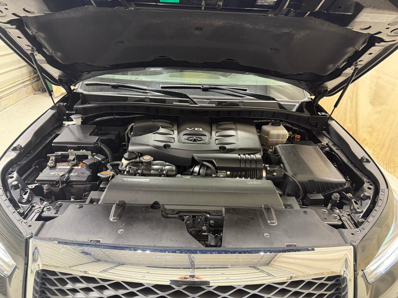 Infiniti QX80 LUXE AWD 2019