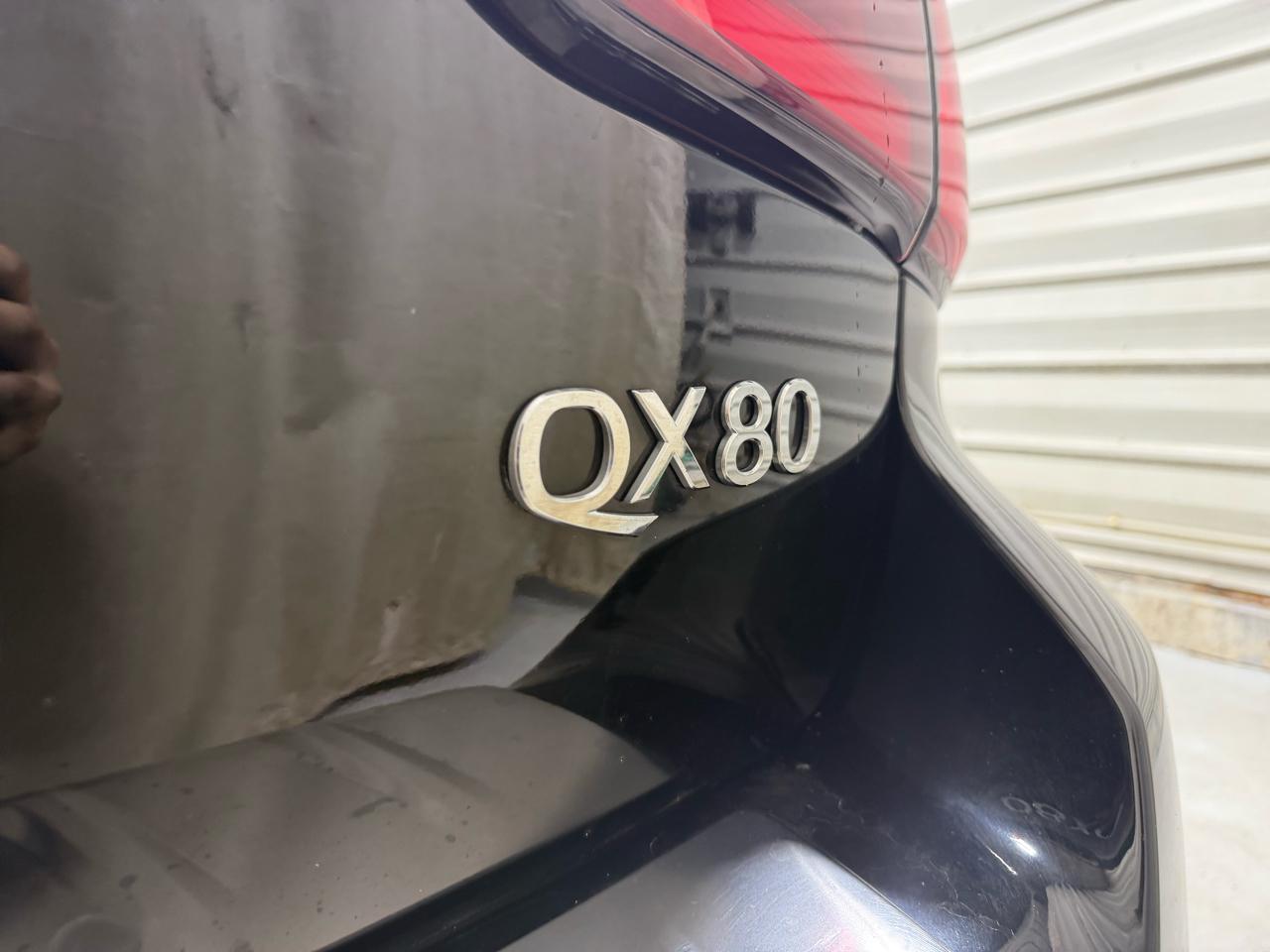 Infiniti QX80 LUXE AWD 2019