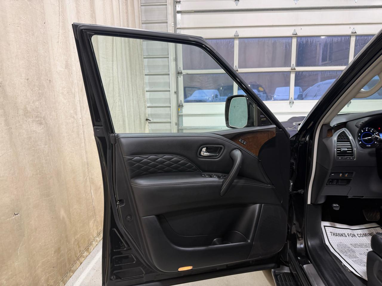 Infiniti QX80 LUXE AWD 2019