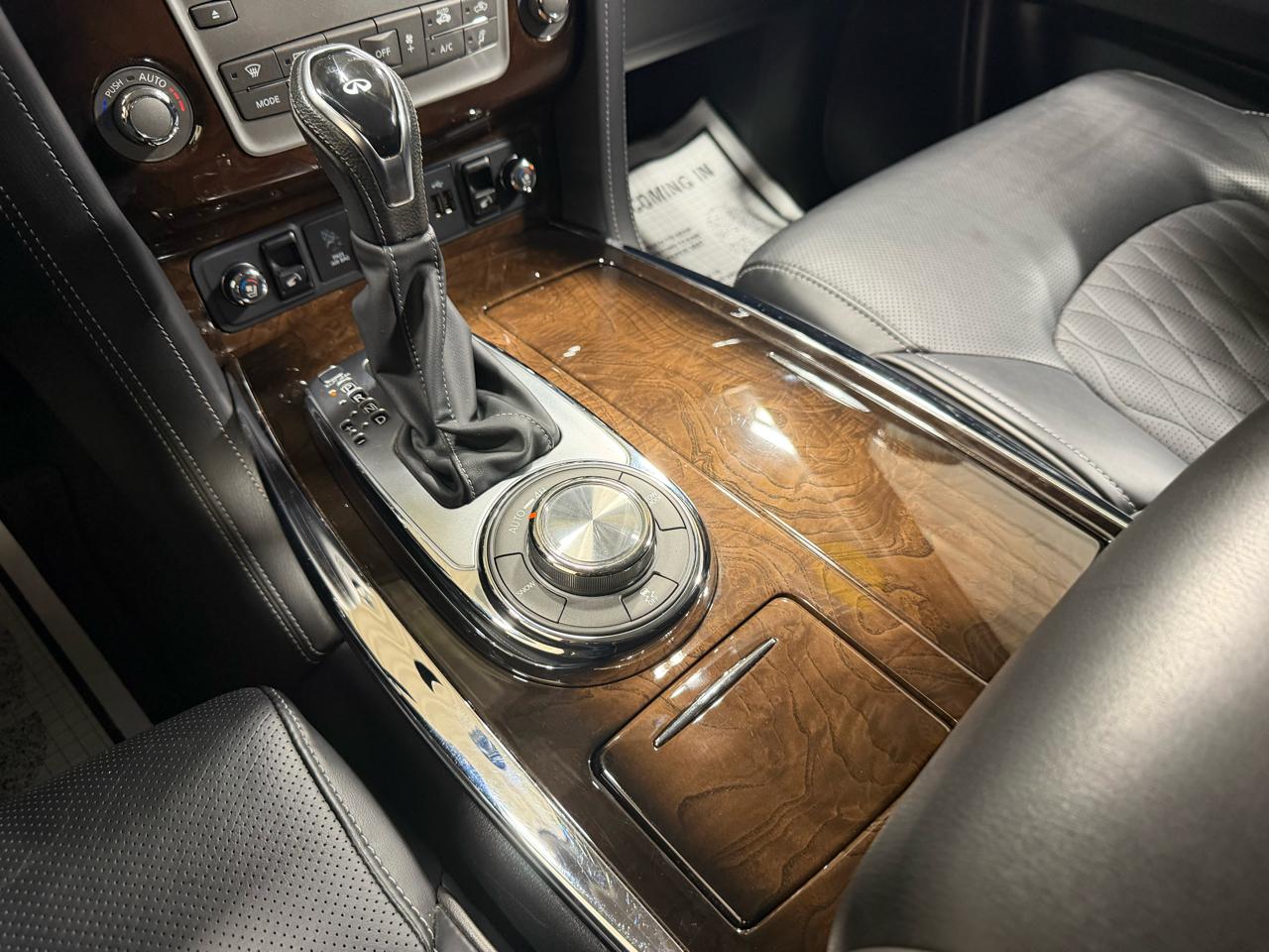 Infiniti QX80 LUXE AWD 2019