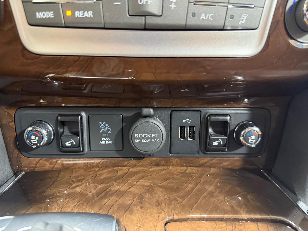 Infiniti QX80 LUXE AWD 2019