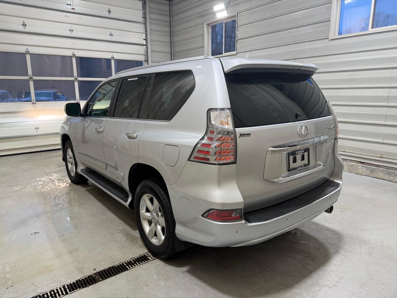 Lexus GX 460 4WD 4dr Premium 2015