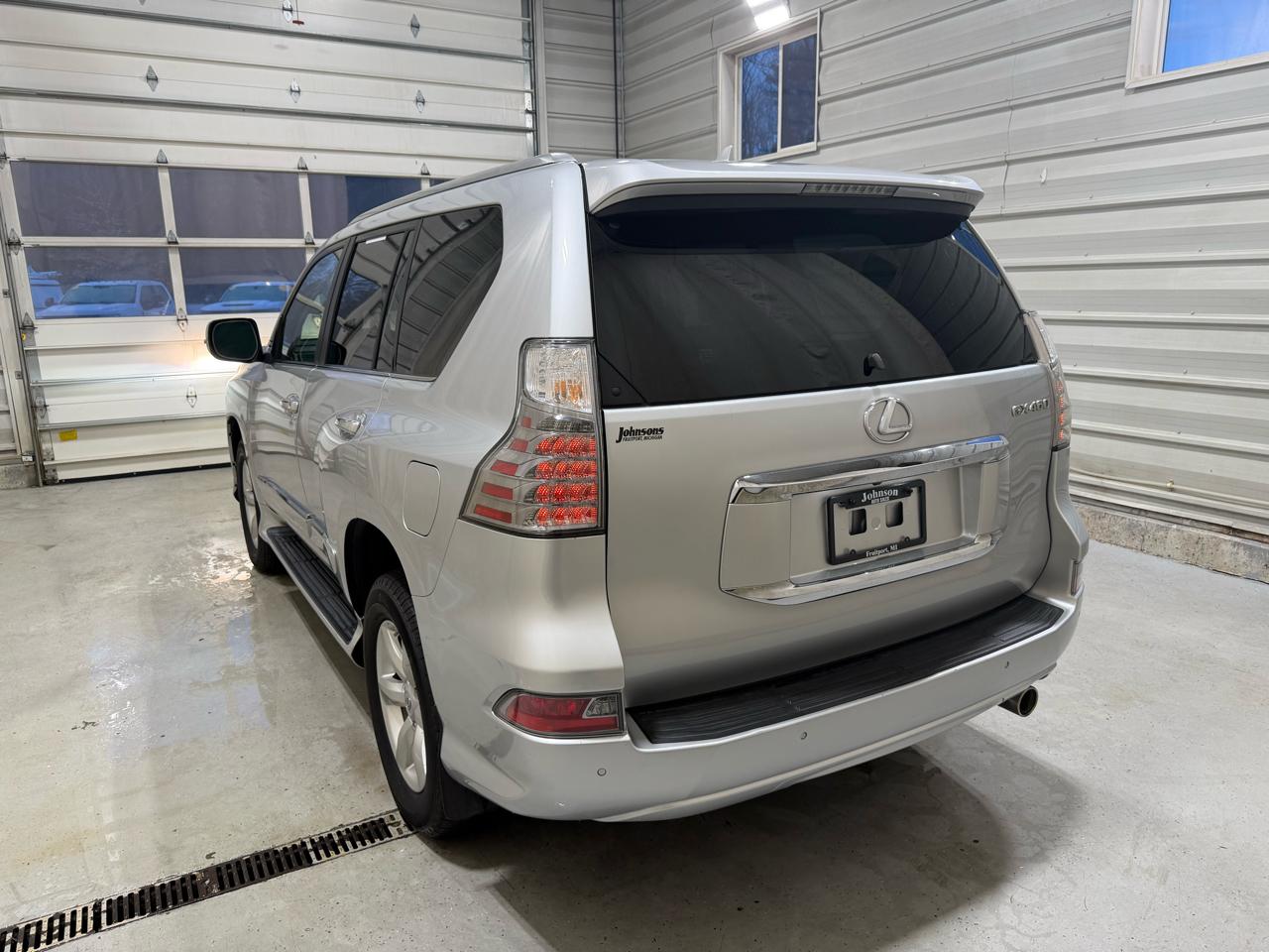 Lexus GX 460 4WD 4dr Premium 2015